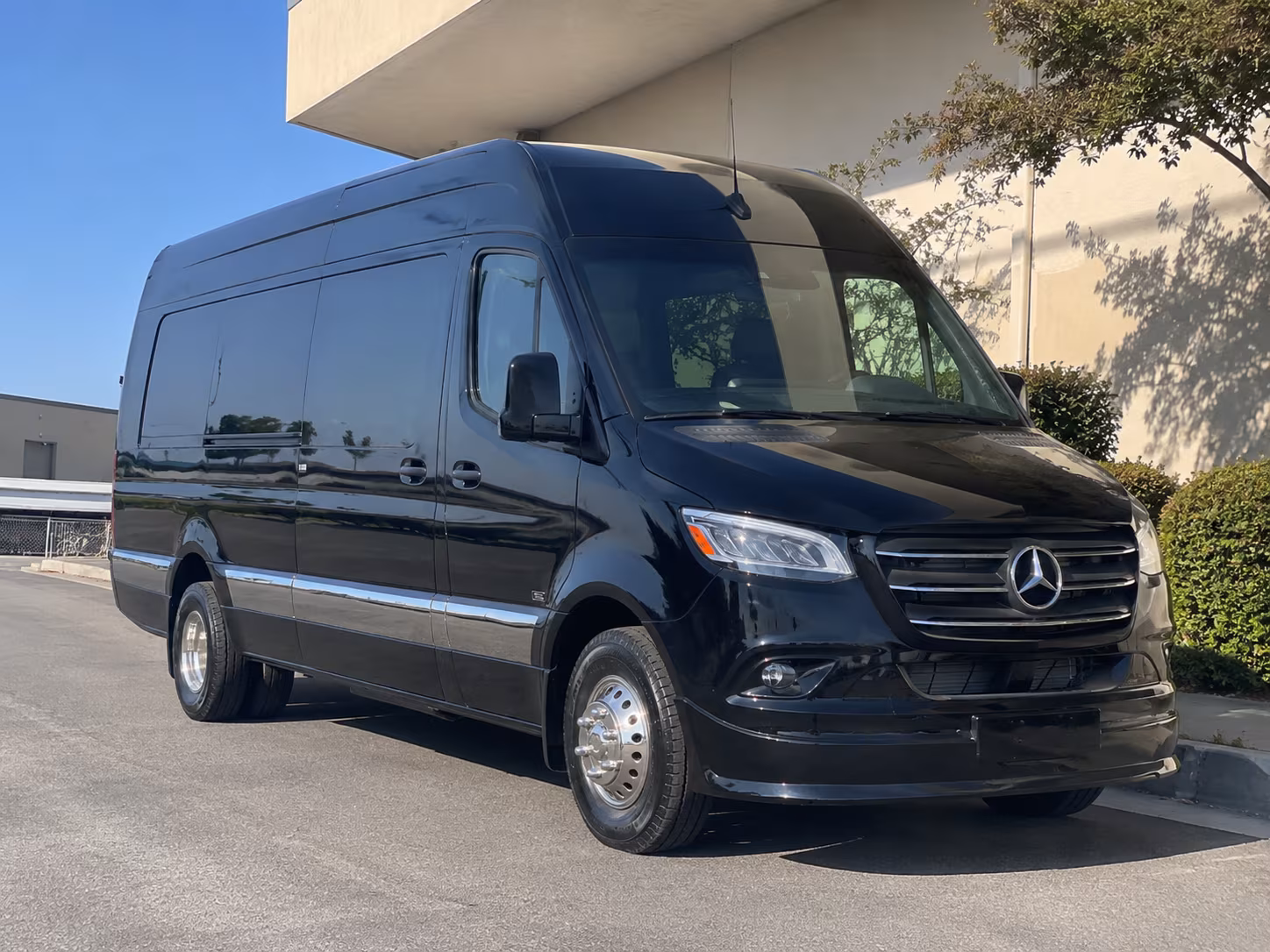 10 passenger sprinter van