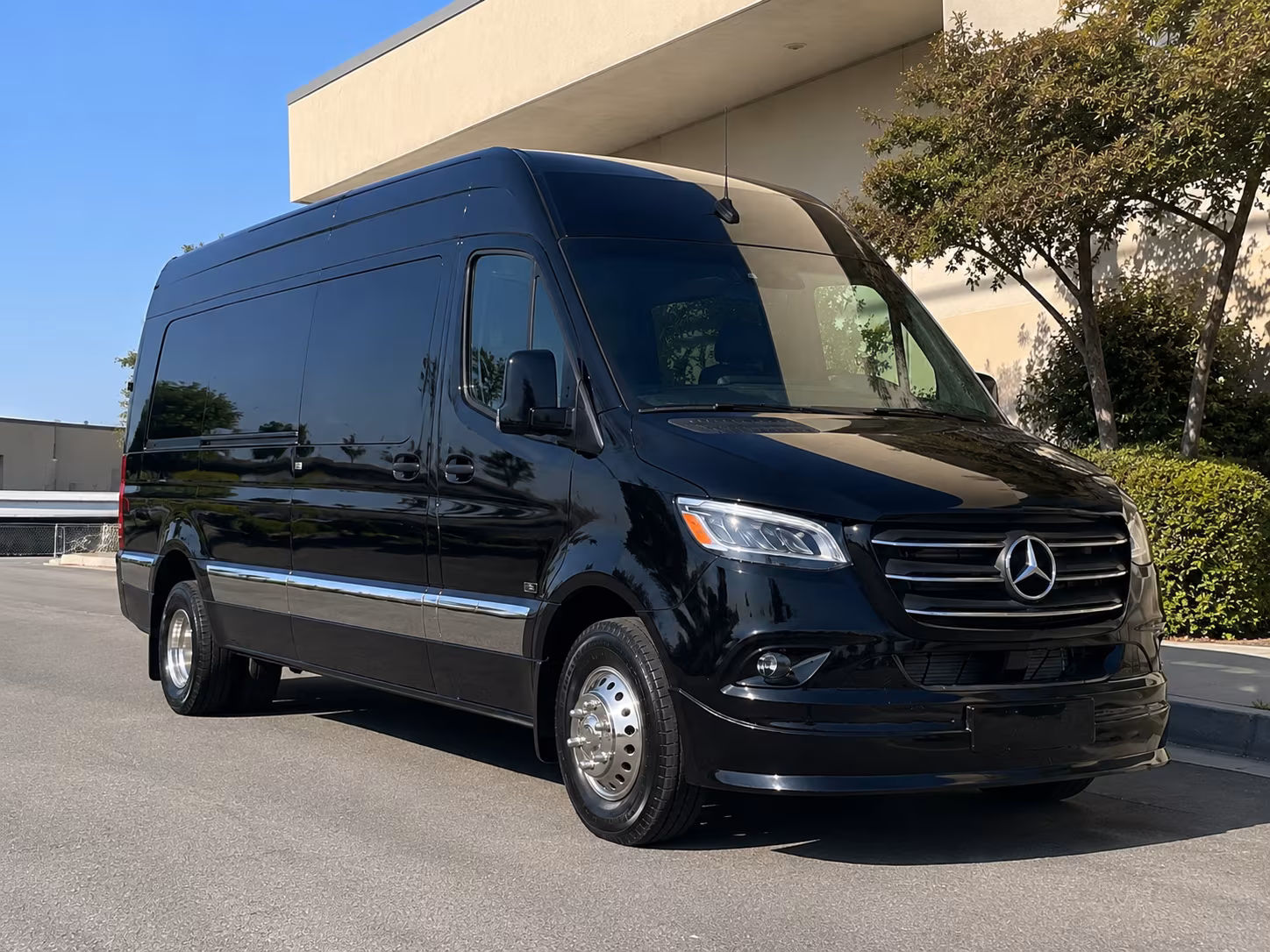 find the perfect transportation for your next airport transfer 2