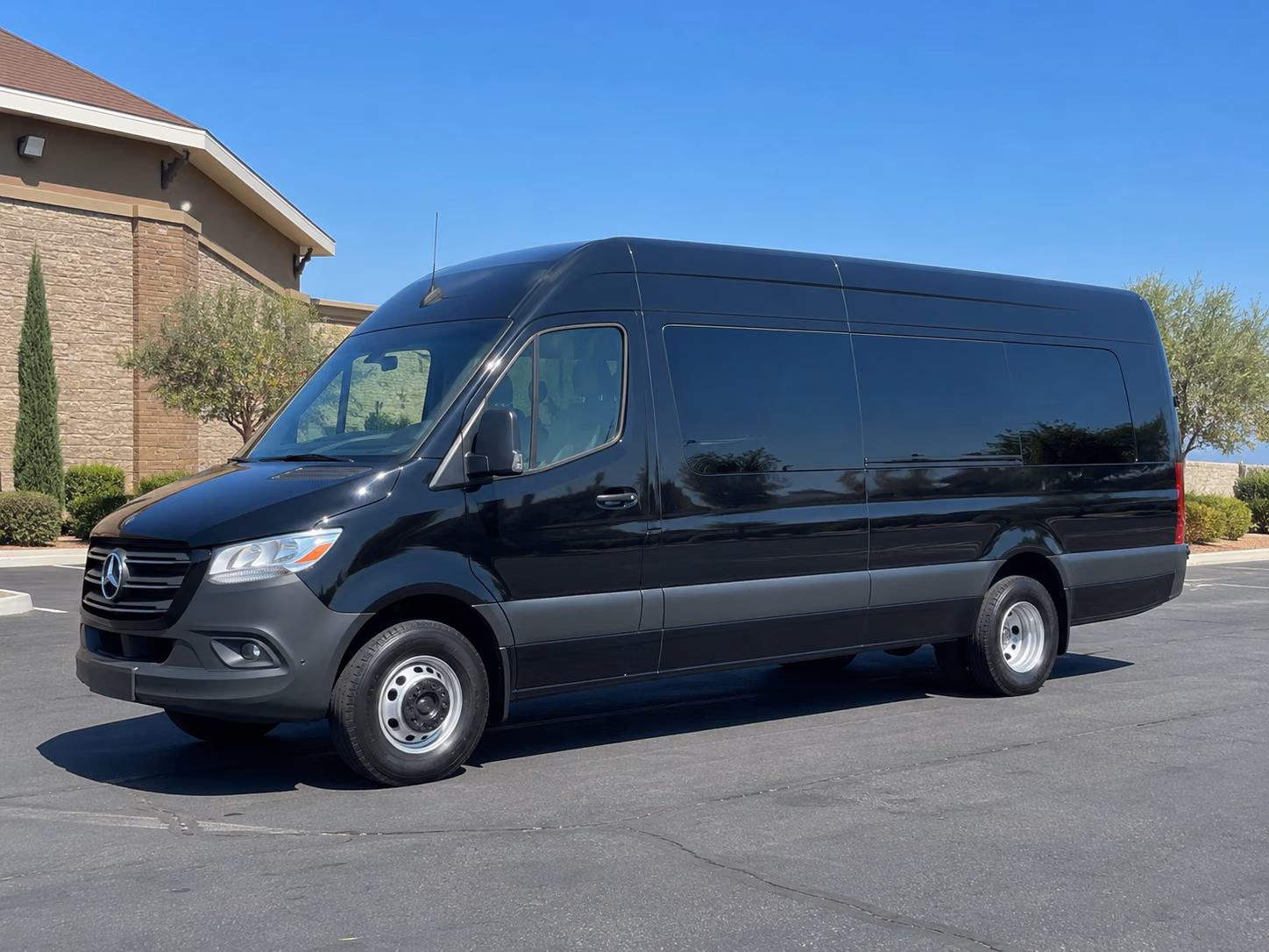 mobile 8 passenger sprinter van