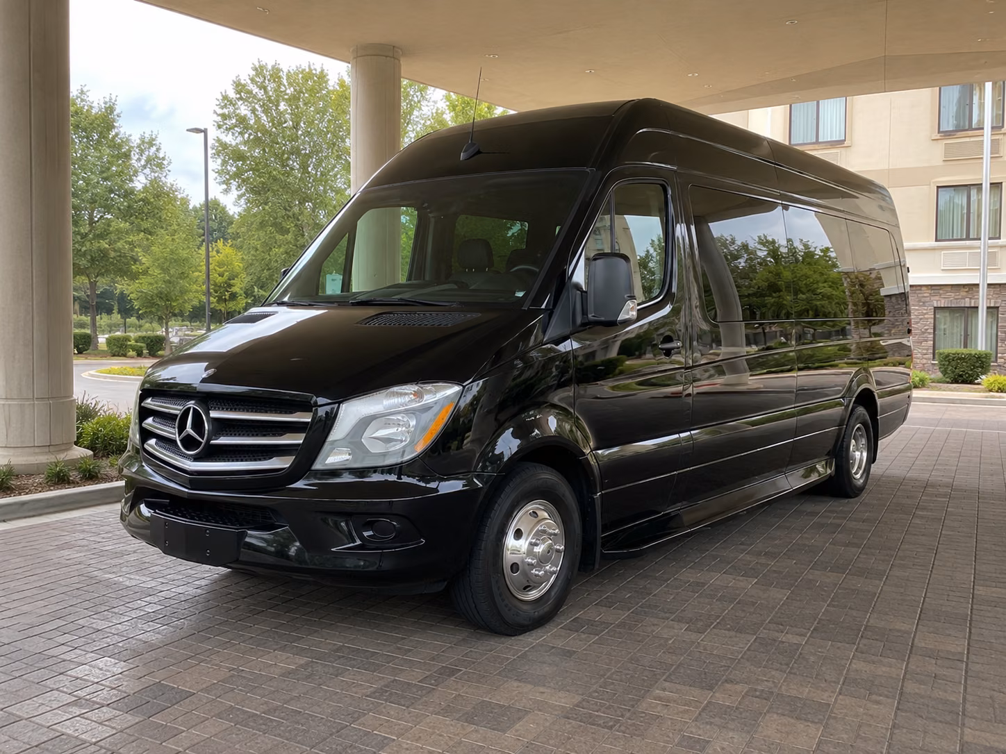 mobile employee shuttle van service